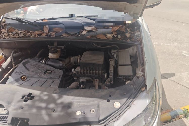Used BYD S7 2016 2.0T Automatic Prestige Plus Engine Bay Left