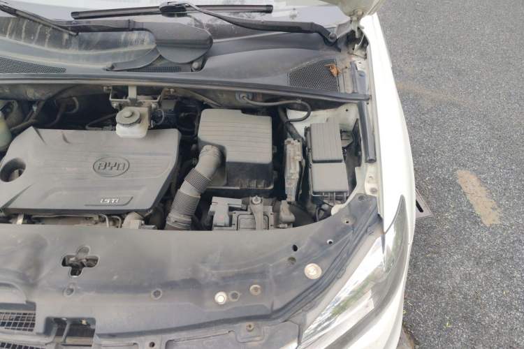 Used BYD S7 2016 1.5T Manual Luxury Edition Engine Bay Left