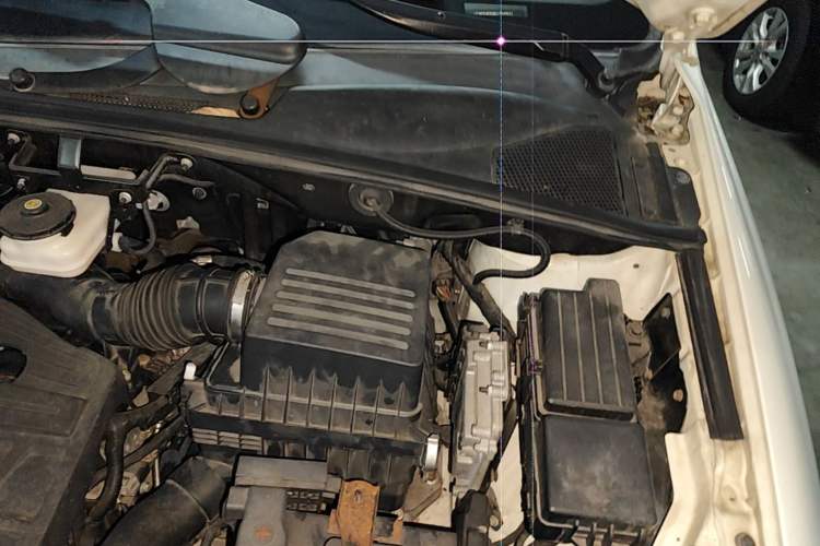 Used BYD S7 2016 2.0T Automatic Prestige Plus Engine Bay Left