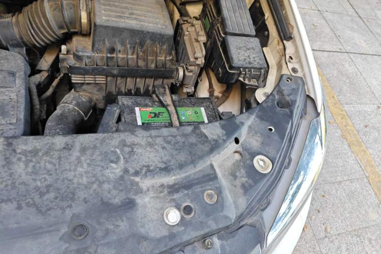 Used BYD S7 2016 2.0T Automatic Prestige Edition Engine Bay Left