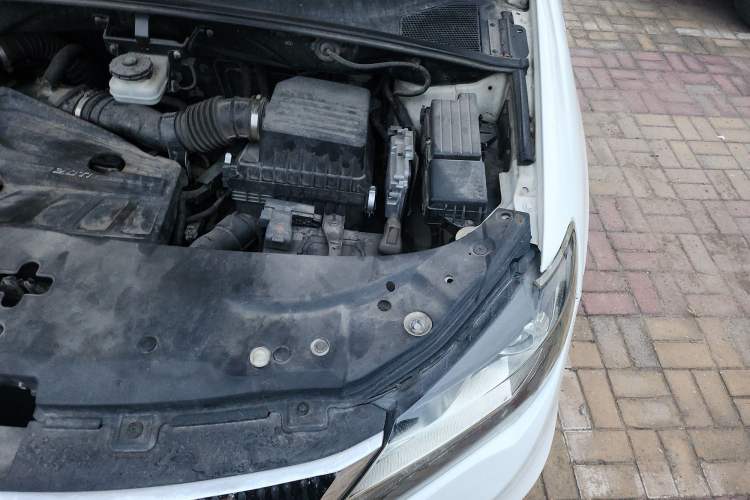 Used BYD S7 2016 2.0T Automatic Prestige Edition Engine Bay Left