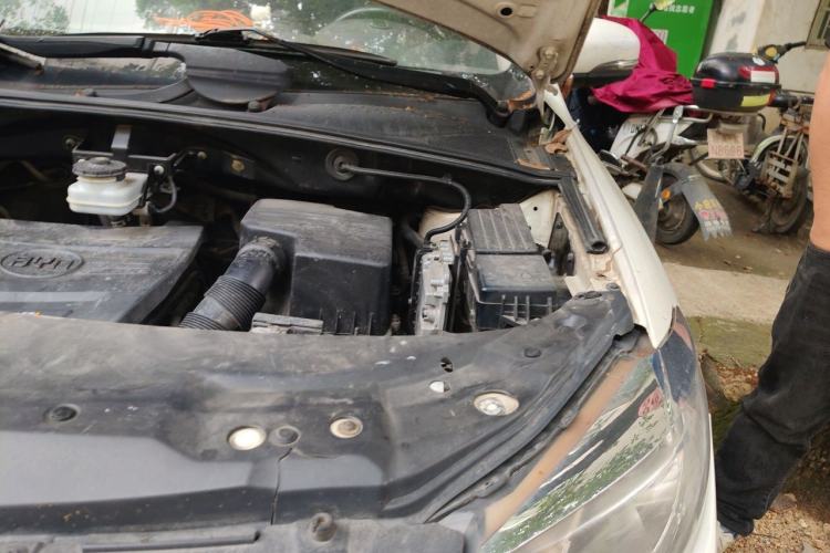 Used BYD S7 2016 1.5T Manual Luxury Edition Engine Bay Left