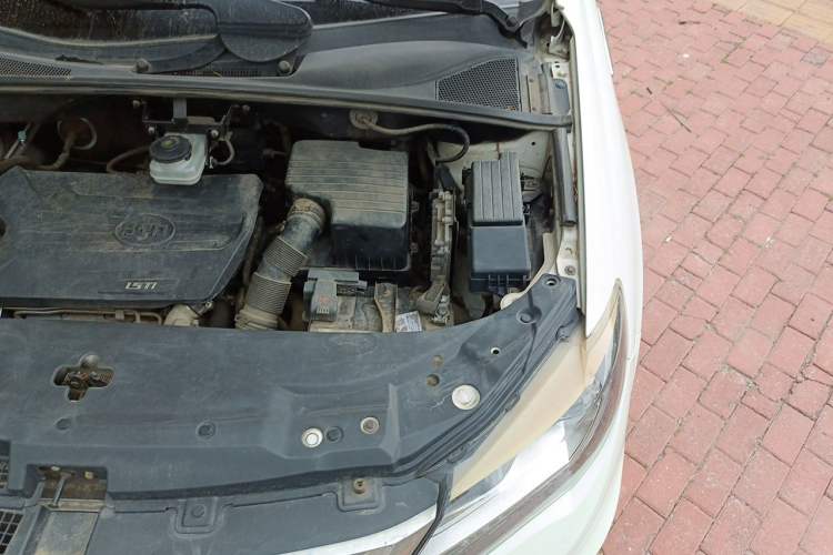Used BYD S7 2016 1.5T Manual Luxury Edition Engine Bay Left