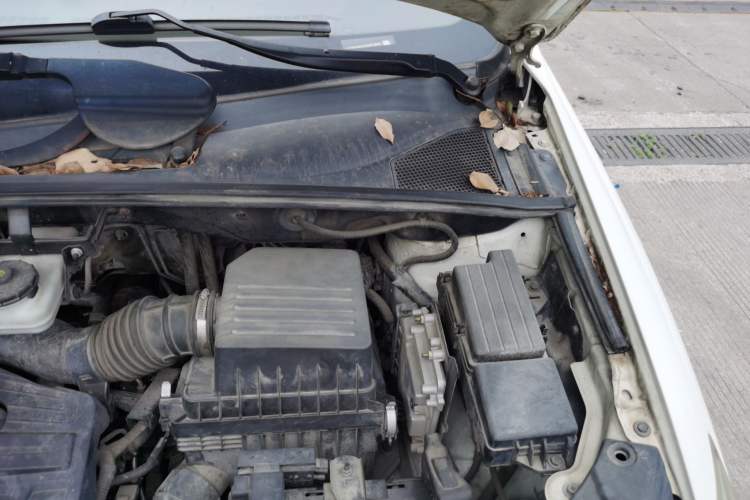 Used BYD S7 2016 2.0T Automatic Prestige Plus Engine Bay Left