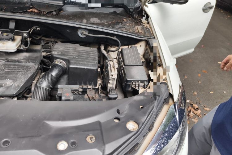 Used BYD S7 2016 1.5T Manual Luxury Edition Engine Bay Left