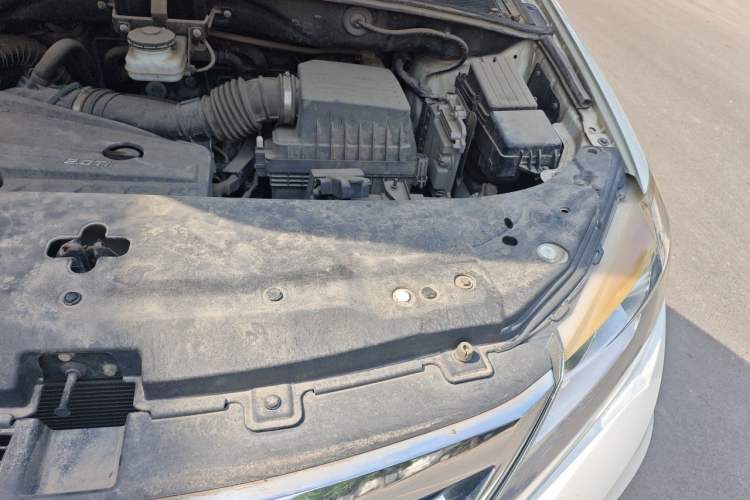 Used BYD S7 2016 2.0T Automatic Prestige Edition Engine Bay Left