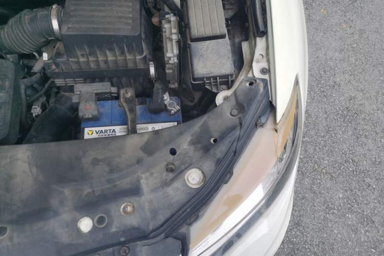 Used BYD S7 2016 2.0T Automatic Prestige Edition Engine Bay Left