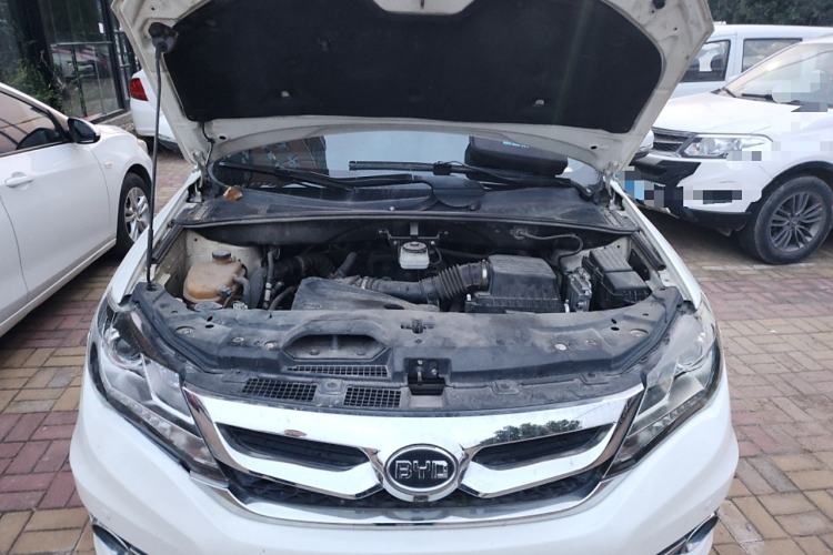 Used BYD S7 2016 2.0T Automatic Prestige Edition Engine Bay