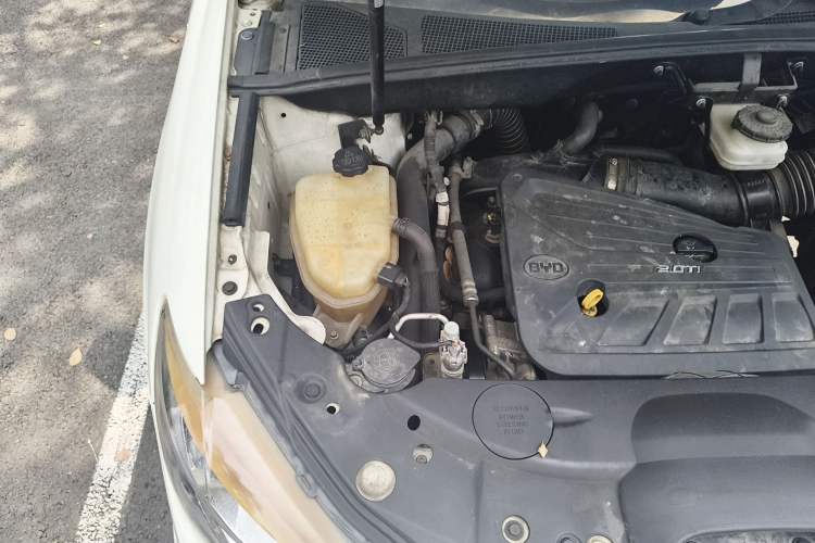 Used BYD S7 2016 2.0T Automatic Prestige Plus Engine Bay Right