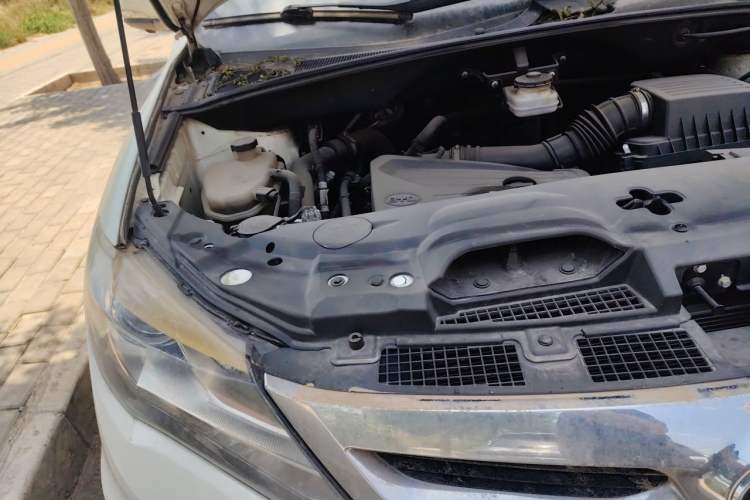 Used BYD S7 2016 2.0T Automatic Prestige Plus Engine Bay Right