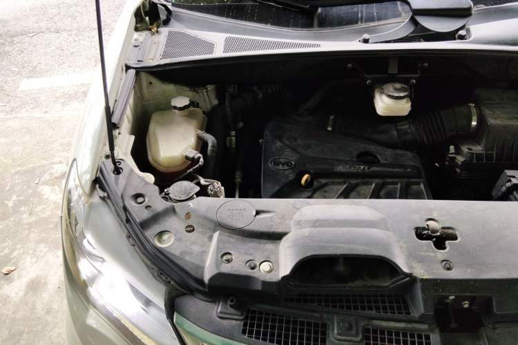 Used BYD S7 2016 2.0T Automatic Prestige Plus Engine Bay Right