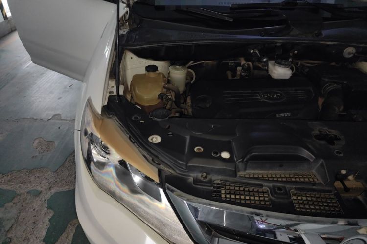 Used BYD S7 2016 1.5T Manual Luxury Edition Engine Bay Right