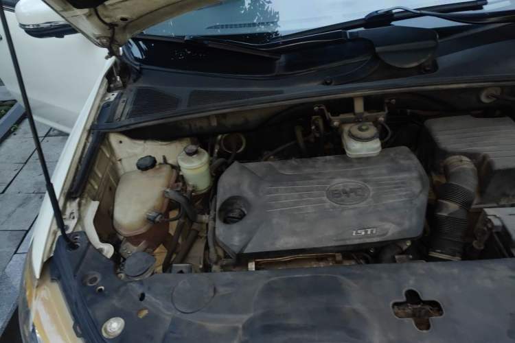 Used BYD S7 2016 1.5T Manual Luxury Edition Engine Bay Right