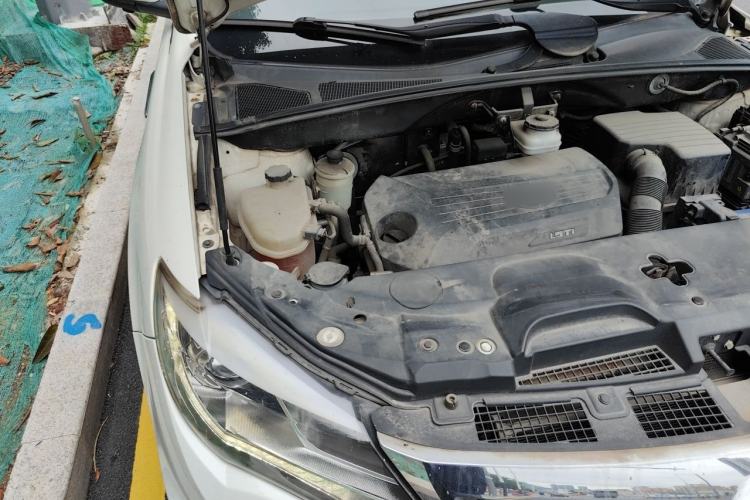 Used BYD S7 2016 1.5T Manual Luxury Edition Engine Bay Right