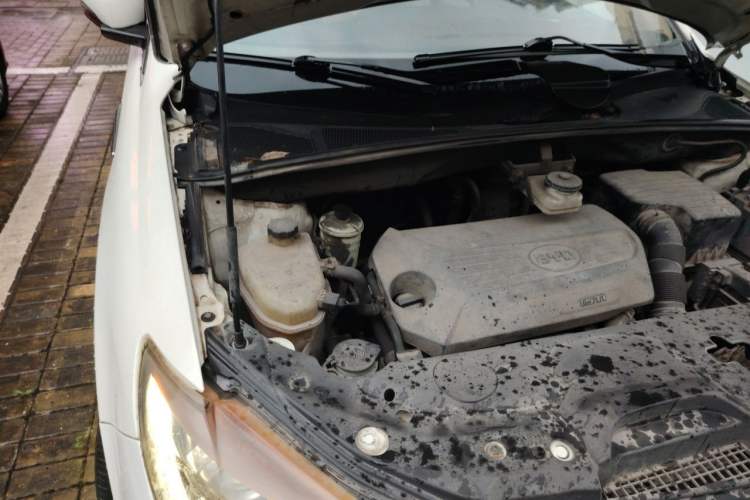Used BYD S7 2016 1.5T Manual Luxury Edition Engine Bay Right