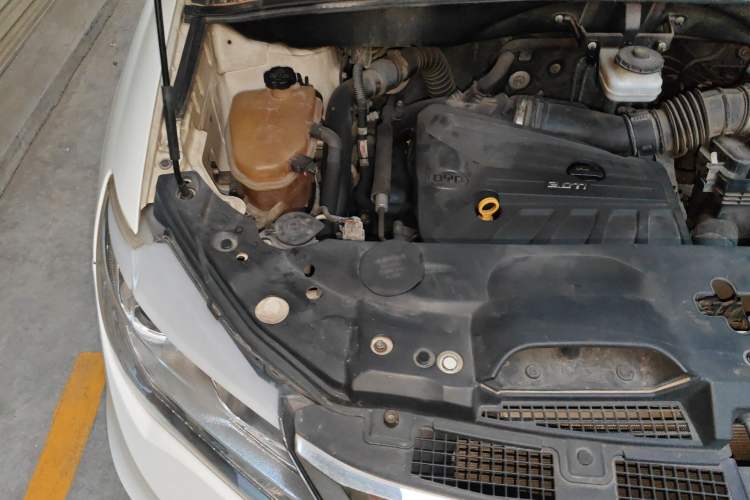 Used BYD S7 2016 2.0T Automatic Prestige Plus Engine Bay Right