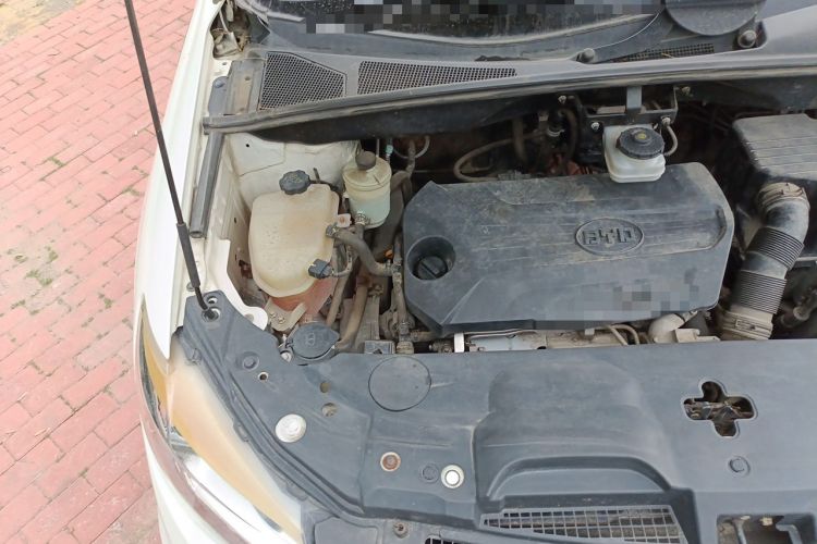 Used BYD S7 2016 1.5T Manual Luxury Edition Engine Bay Right
