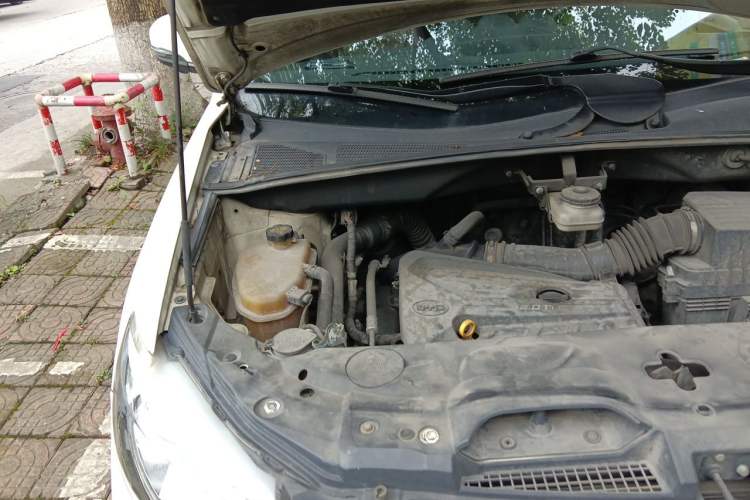 Used BYD S7 2016 2.0T Automatic Prestige Plus Engine Bay Right