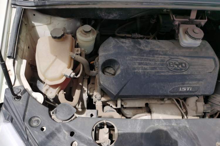 Used BYD S7 2016 1.5T Manual Luxury Edition Engine Bay Right