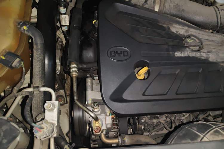 Used BYD S7 2016 2.0T Automatic Prestige Plus Engine Bay Right