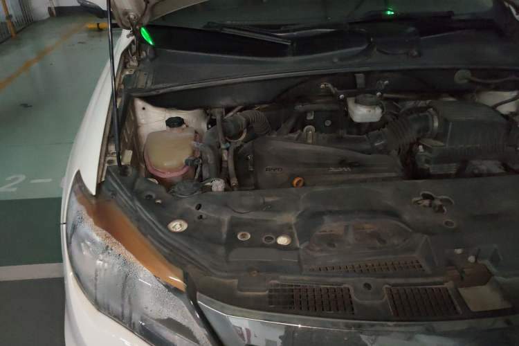 Used BYD S7 2016 2.0T Automatic Prestige Plus Engine Bay Right