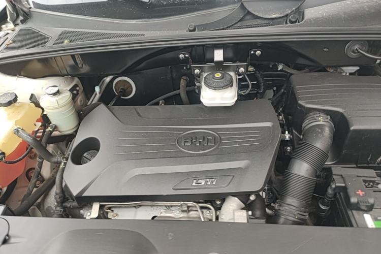 Used BYD S7 2016 1.5T Manual Luxury Edition Engine Bay