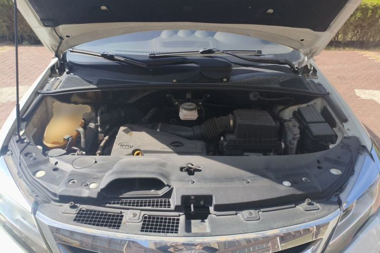 Used BYD S7 2016 2.0T Automatic Prestige Plus Engine Bay
