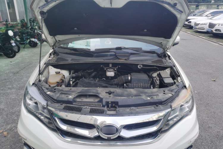 Used BYD S7 2016 2.0T Automatic Prestige Edition Engine Bay