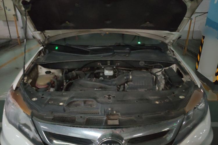 Used BYD S7 2016 2.0T Automatic Prestige Plus Engine Bay