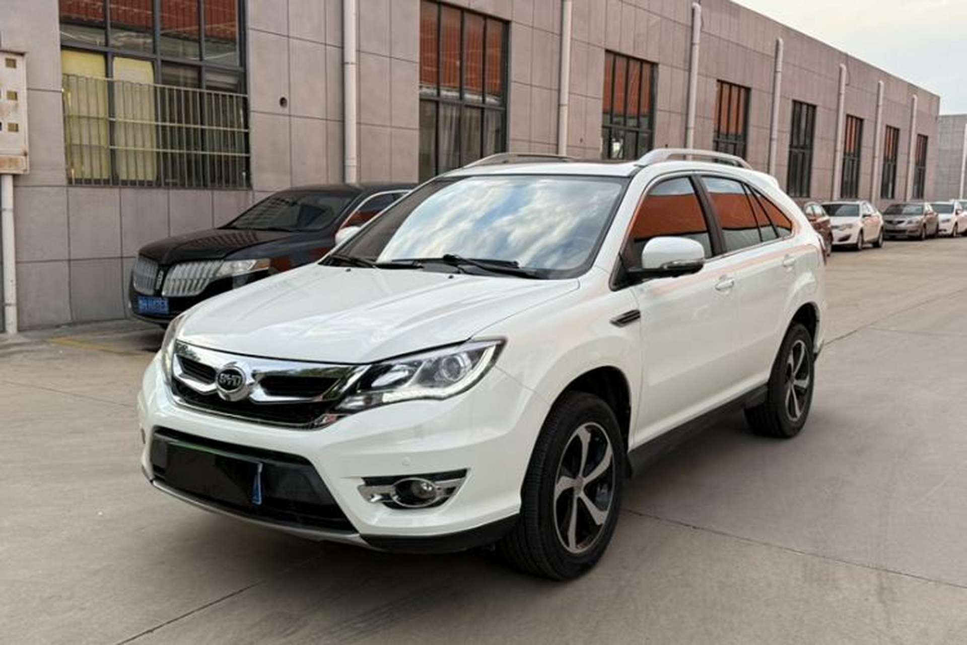 Used BYD S7 2016 2.0T Automatic Prestige Edition Exterior 1