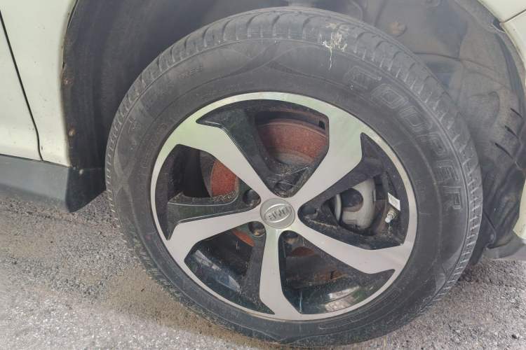 Used BYD S7 2016 2.0T Automatic Prestige Plus Exterior 1