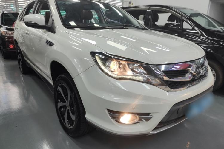 Used BYD S7 2016 2.0T Automatic Prestige Plus Exterior 1