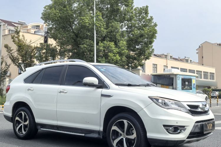 Used BYD S7 2016 2.0T Automatic Prestige Plus Exterior 2