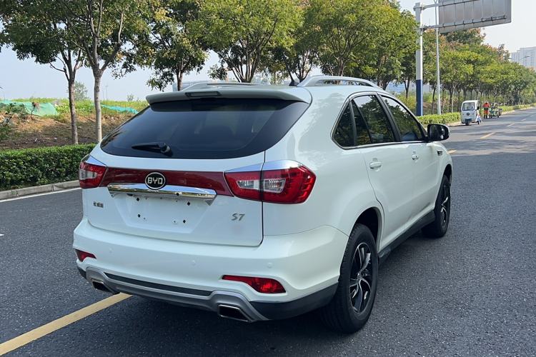 Used BYD S7 2016 1.5T Manual Luxury Edition Exterior 3