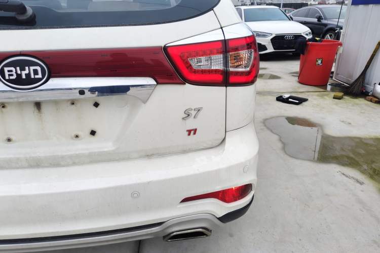 Used BYD S7 2016 1.5T Manual Luxury Edition Exterior 3