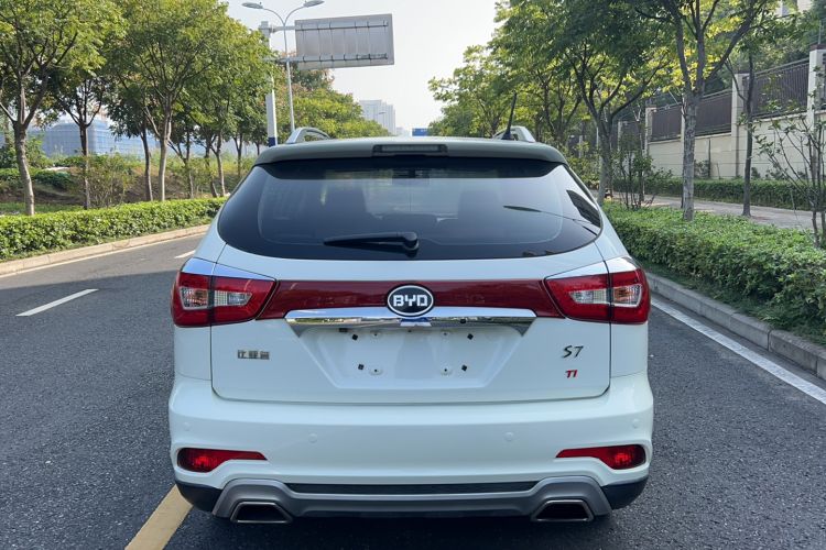 Used BYD S7 2016 1.5T Manual Luxury Edition Exterior 4