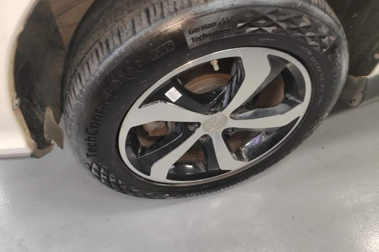 Used BYD S7 2016 2.0T Automatic Prestige Plus Exterior 4