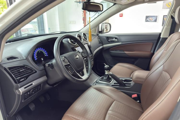 Used BYD S7 2016 1.5T Manual Luxury Edition Exterior 4