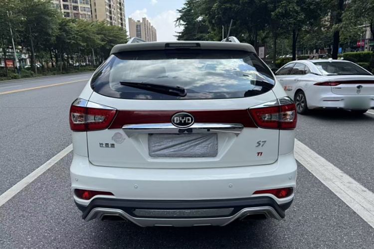 Used BYD S7 2016 1.5T Manual Luxury Edition Exterior 5