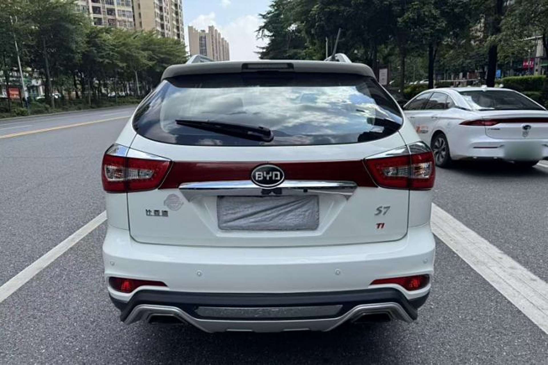 Used BYD S7 2016 1.5T Manual Luxury Edition Exterior 5