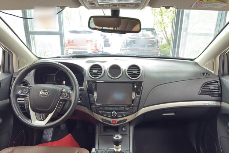 Used BYD S7 2016 1.5T Manual Luxury Edition Exterior 6