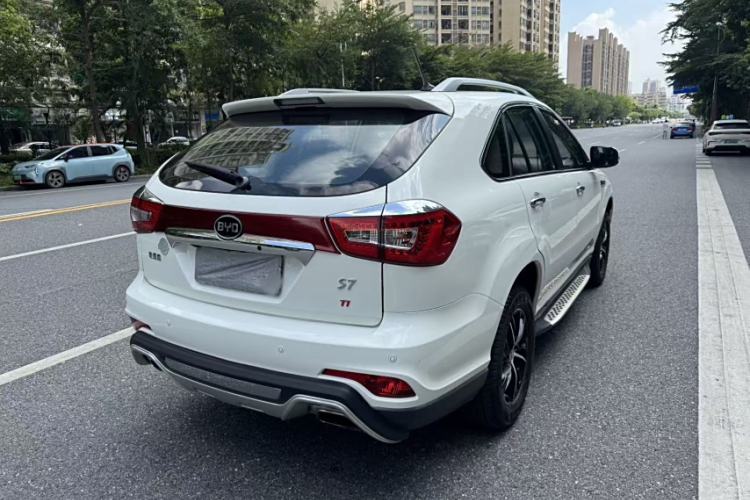 Used BYD S7 2016 1.5T Manual Luxury Edition Exterior 6
