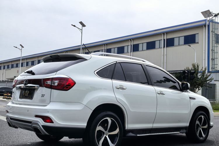 Used BYD S7 2016 2.0T Automatic Prestige Plus Exterior 6