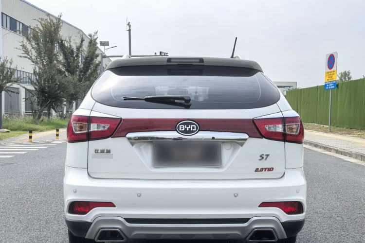 Used BYD S7 2016 2.0T Automatic Prestige Plus Exterior 7