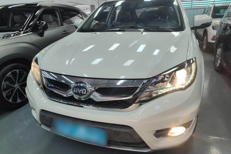 Used BYD S7 2016 2.0T Automatic Prestige Plus Front