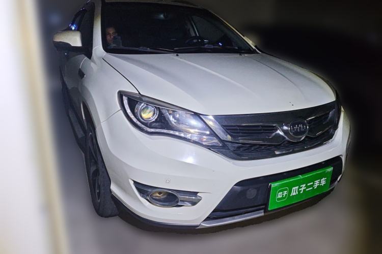 Used BYD S7 2016 2.0T Automatic Prestige Edition Front Right 45 Deg