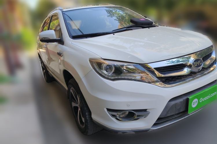 Used BYD S7 2016 2.0T Automatic Prestige Edition Front Right 45 Deg