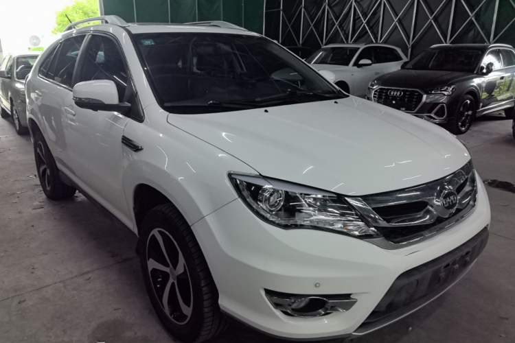 Used BYD S7 2016 2.0T Automatic Prestige Plus Front Right 45 Deg