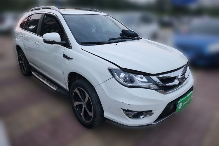 Used BYD S7 2016 2.0T Automatic Prestige Edition Front Right 45 Deg