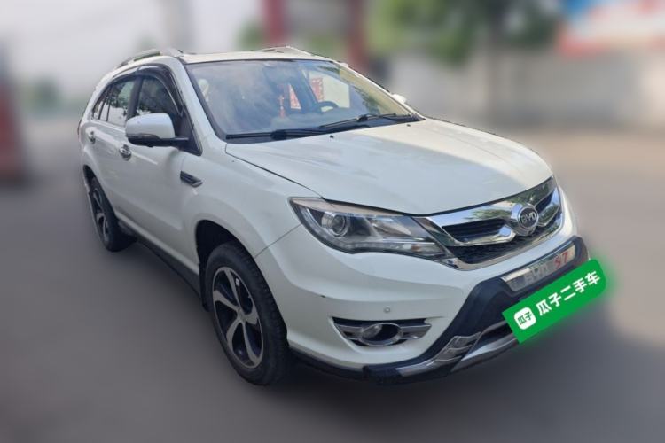 Used BYD S7 2016 2.0T Automatic Prestige Edition Front Right 45 Deg